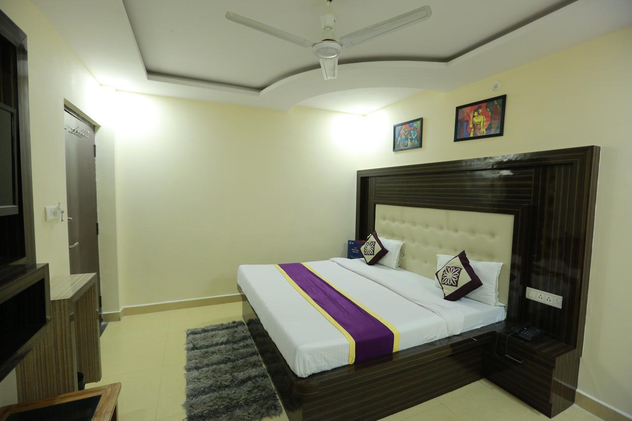 Oyo 8883 Hotel Comfort Zone Lucknow Dış mekan fotoğraf